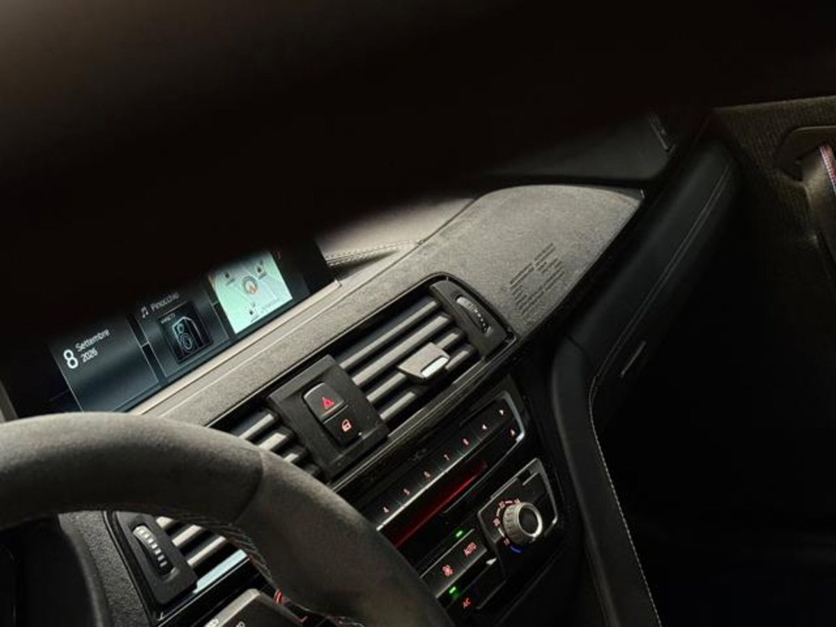 BMW Serie 4 Coupé M4  CS (12)