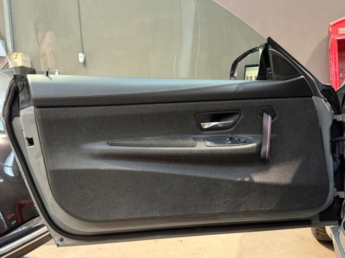 BMW Serie 4 Coupé M4  CS (9)