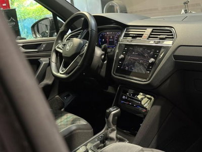 Volkswagen Tiguan 2.0 TDI 150 CV SCR DSG 4MOTION R-Line (15)
