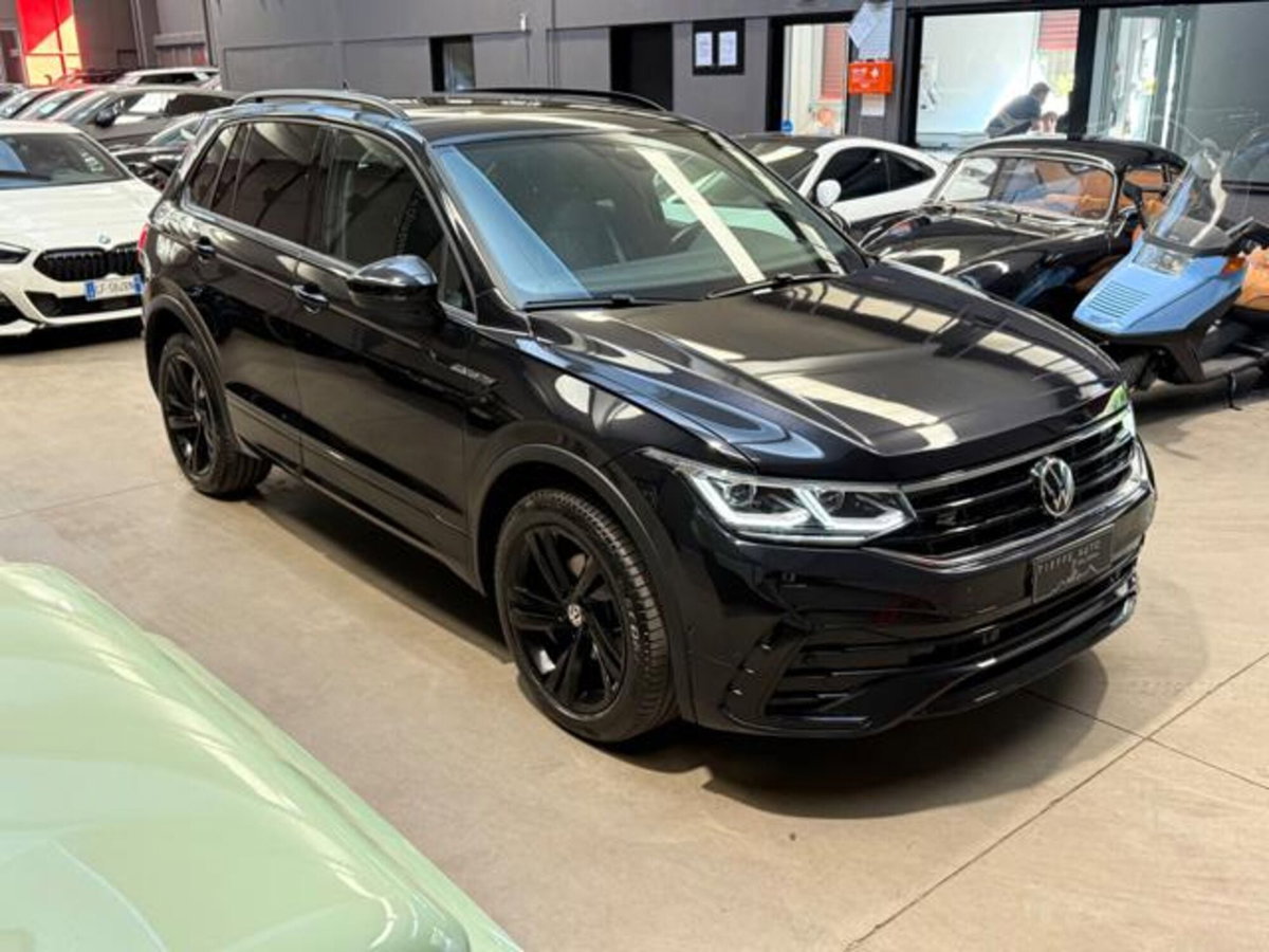 Volkswagen Tiguan 2.0 TDI 150 CV SCR DSG 4MOTION R-Line (3)