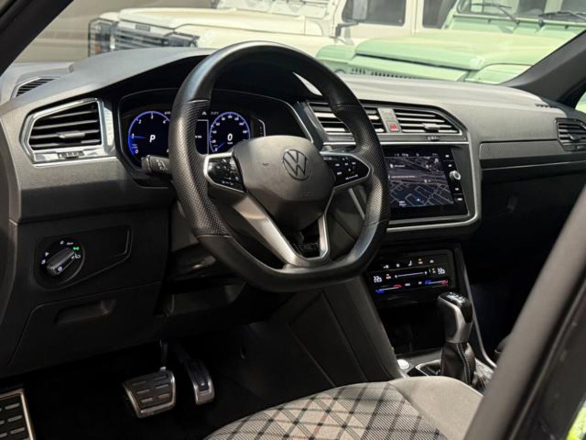 Volkswagen Tiguan 2.0 TDI 150 CV SCR DSG 4MOTION R-Line (9)