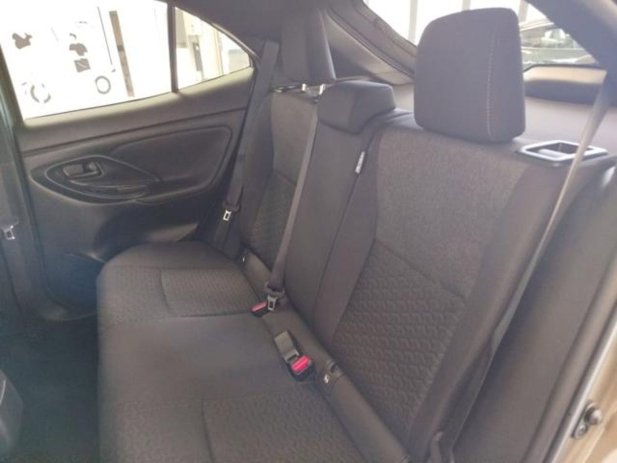Toyota Yaris Cross 1.5 Hybrid 5p. E-CVT AWD-i Trend (10)