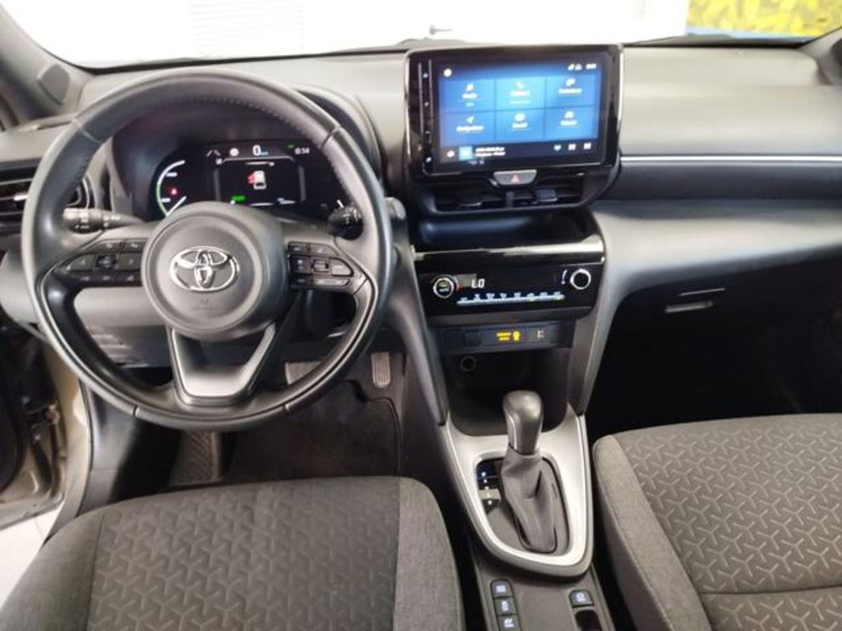 Toyota Yaris Cross 1.5 Hybrid 5p. E-CVT AWD-i Trend (7)