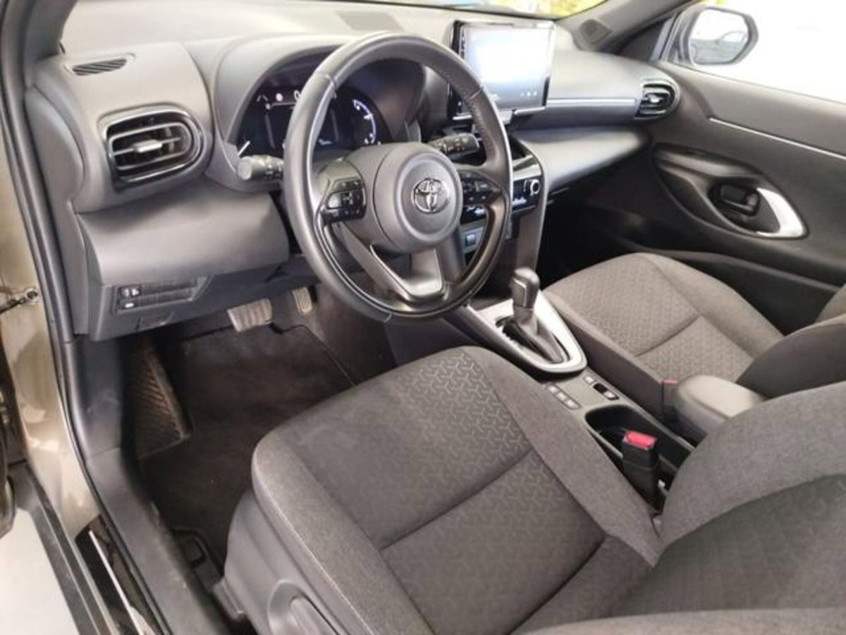 Toyota Yaris Cross 1.5 Hybrid 5p. E-CVT AWD-i Trend (8)