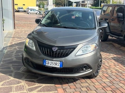 Lancia Ypsilon 1.0 FireFly 5 porte S&S Hybrid Silver Plus (2)