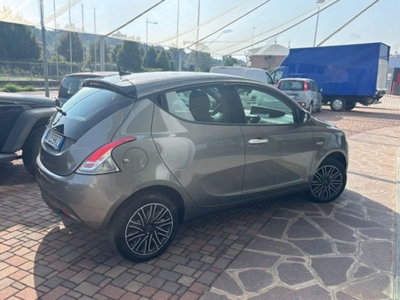 Lancia Ypsilon 1.0 FireFly 5 porte S&S Hybrid Silver Plus (4)