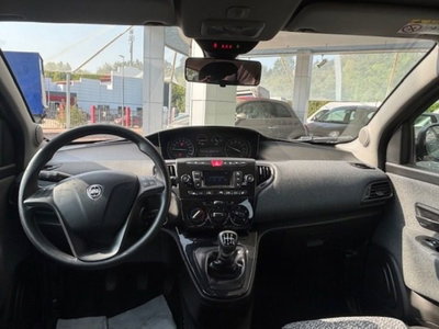 Lancia Ypsilon 1.0 FireFly 5 porte S&S Hybrid Silver Plus (7)