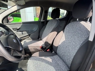 Lancia Ypsilon 1.0 FireFly 5 porte S&S Hybrid Silver Plus (8)