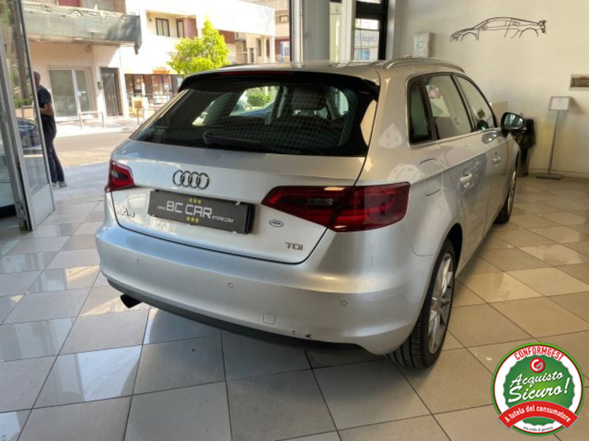 Audi A3 Sportback 1.6 TDI Admired (4)