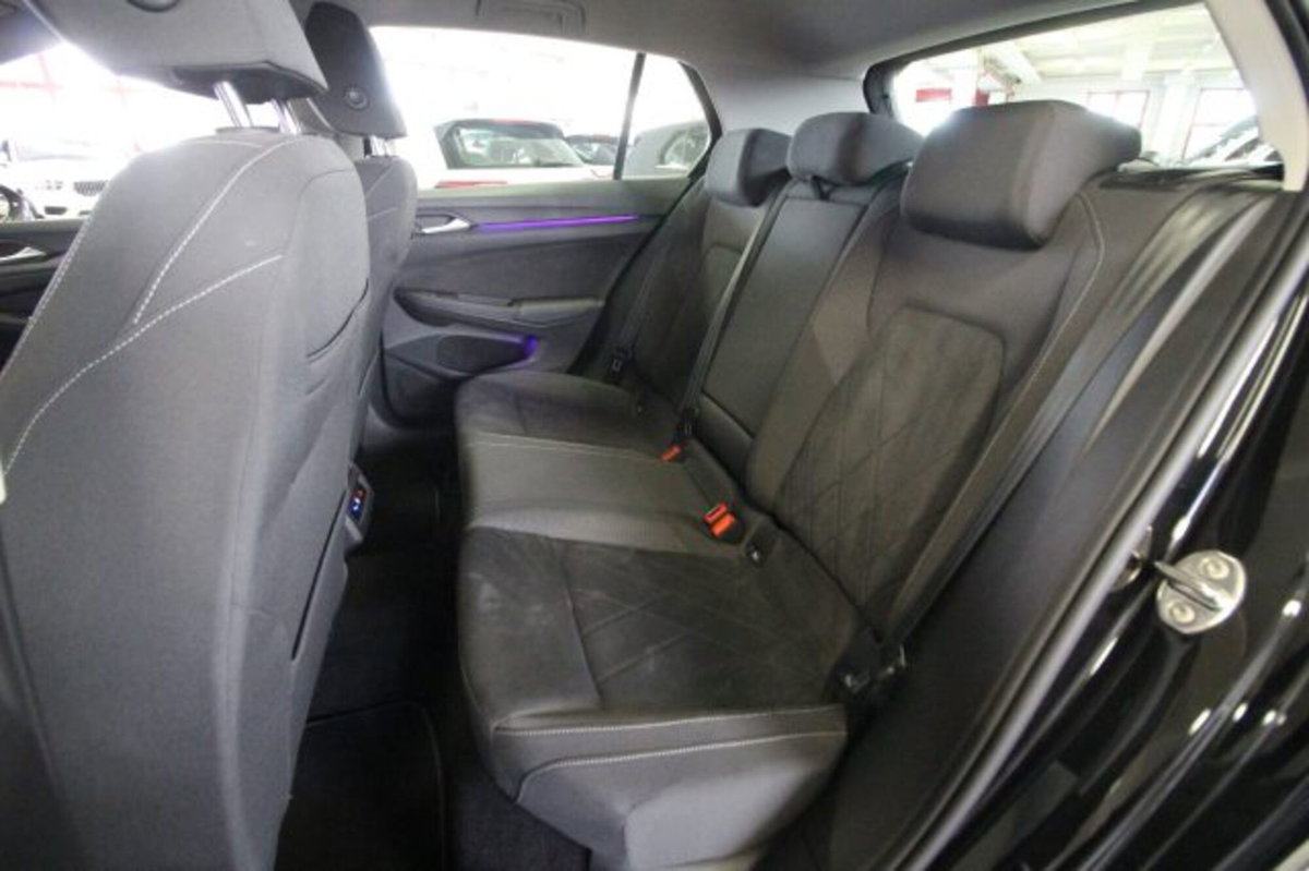 Volkswagen Golf 1.5 eTSI 130 CV EVO ACT DSG Style (12)