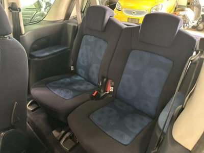 Peugeot 1007 1.4 Happy (12)