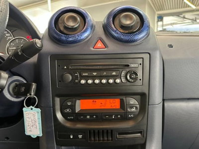 Peugeot 1007 1.4 Happy (14)
