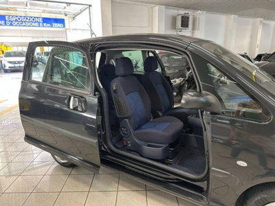 Peugeot 1007 1.4 Happy (16)