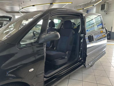 Peugeot 1007 1.4 Happy (17)