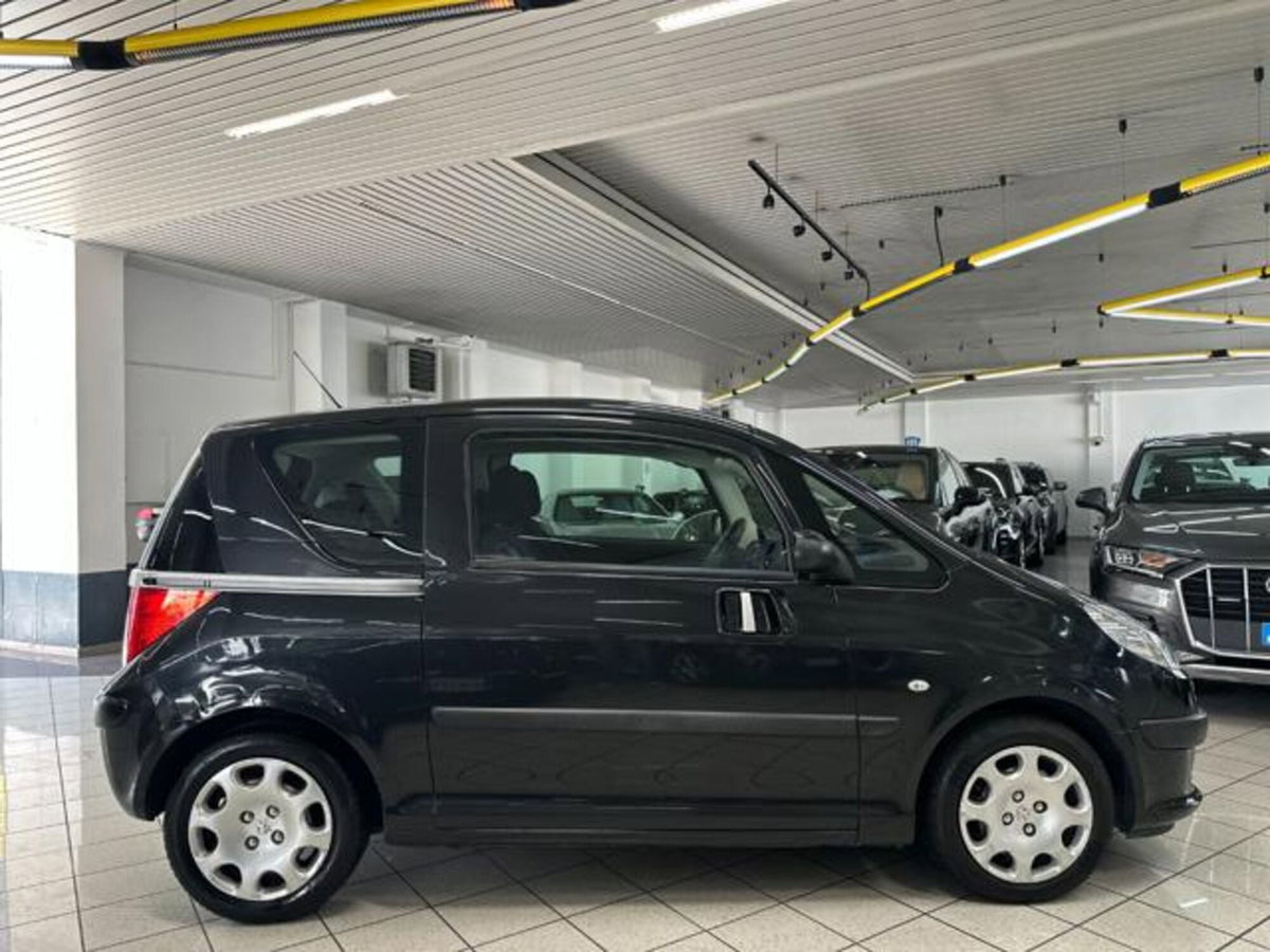 Peugeot 1007 1.4 Happy (5)