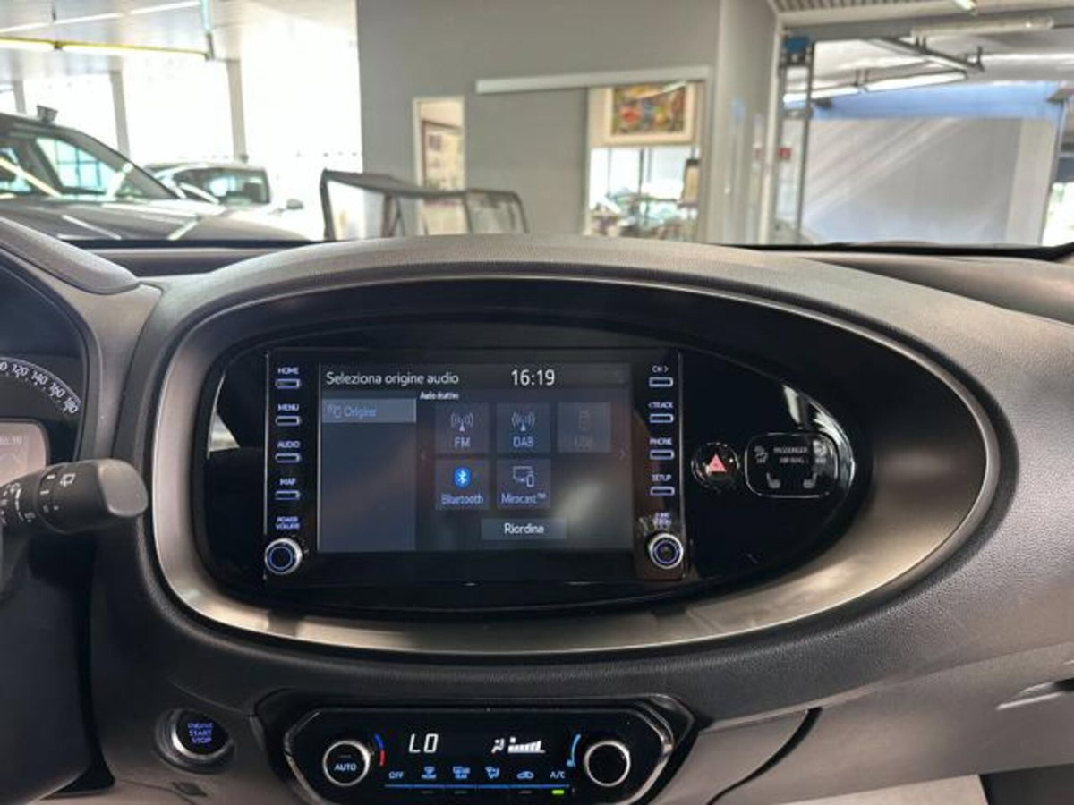 Toyota Aygo X 1.0 VVT-i 72 CV 5 porte Limited S-CVT (19)