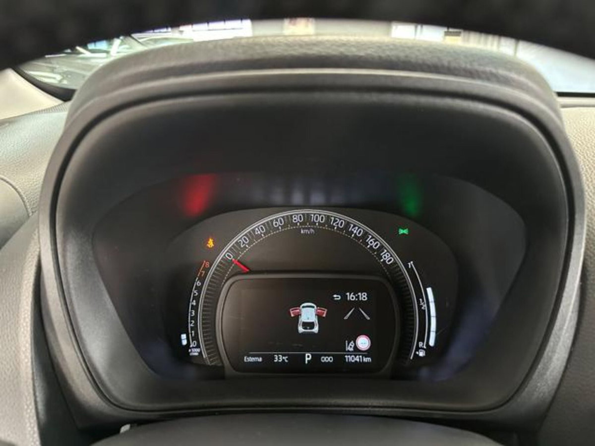 Toyota Aygo X 1.0 VVT-i 72 CV 5 porte Limited S-CVT (7)