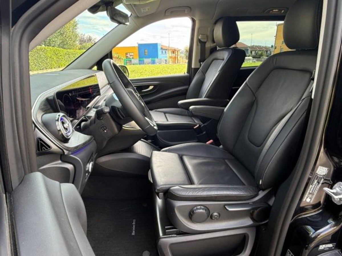 Mercedes-Benz Classe V Extralong 300 d Avantgarde auto (6)