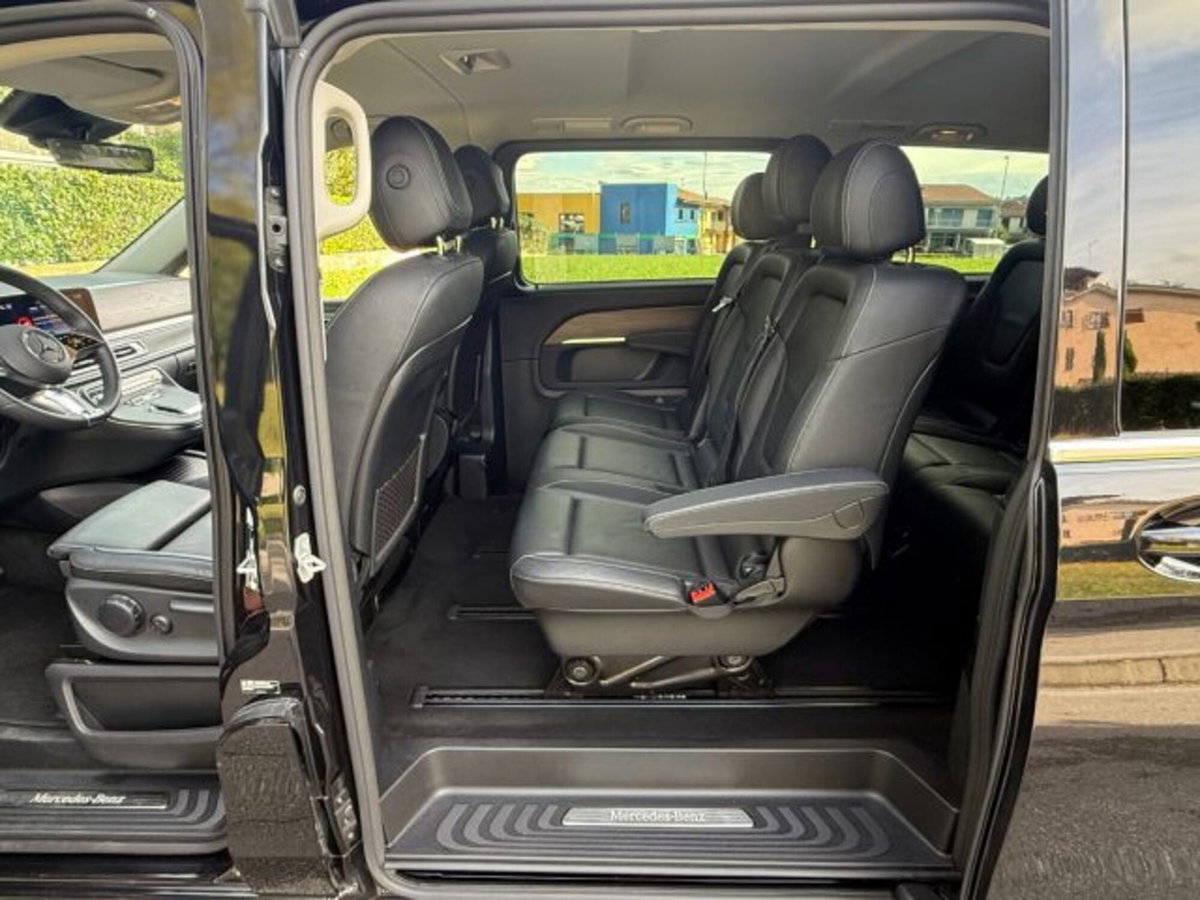 Mercedes-Benz Classe V Extralong 300 d Avantgarde auto (9)