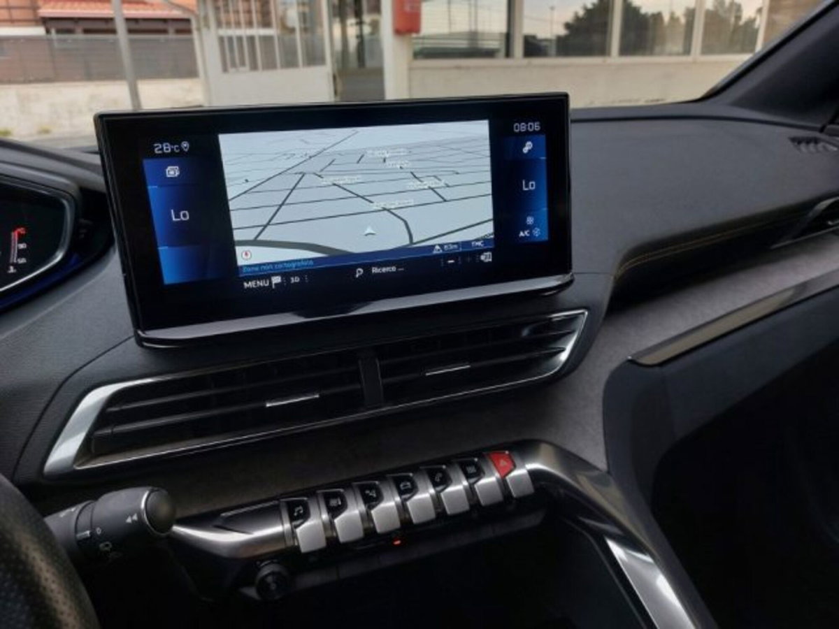 Peugeot 3008 BlueHDi 130 S&S EAT8 GT (11)