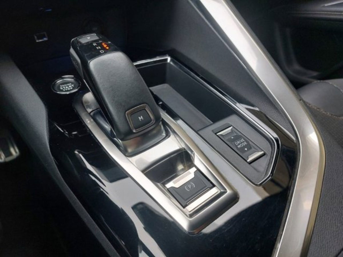 Peugeot 3008 BlueHDi 130 S&S EAT8 GT (8)