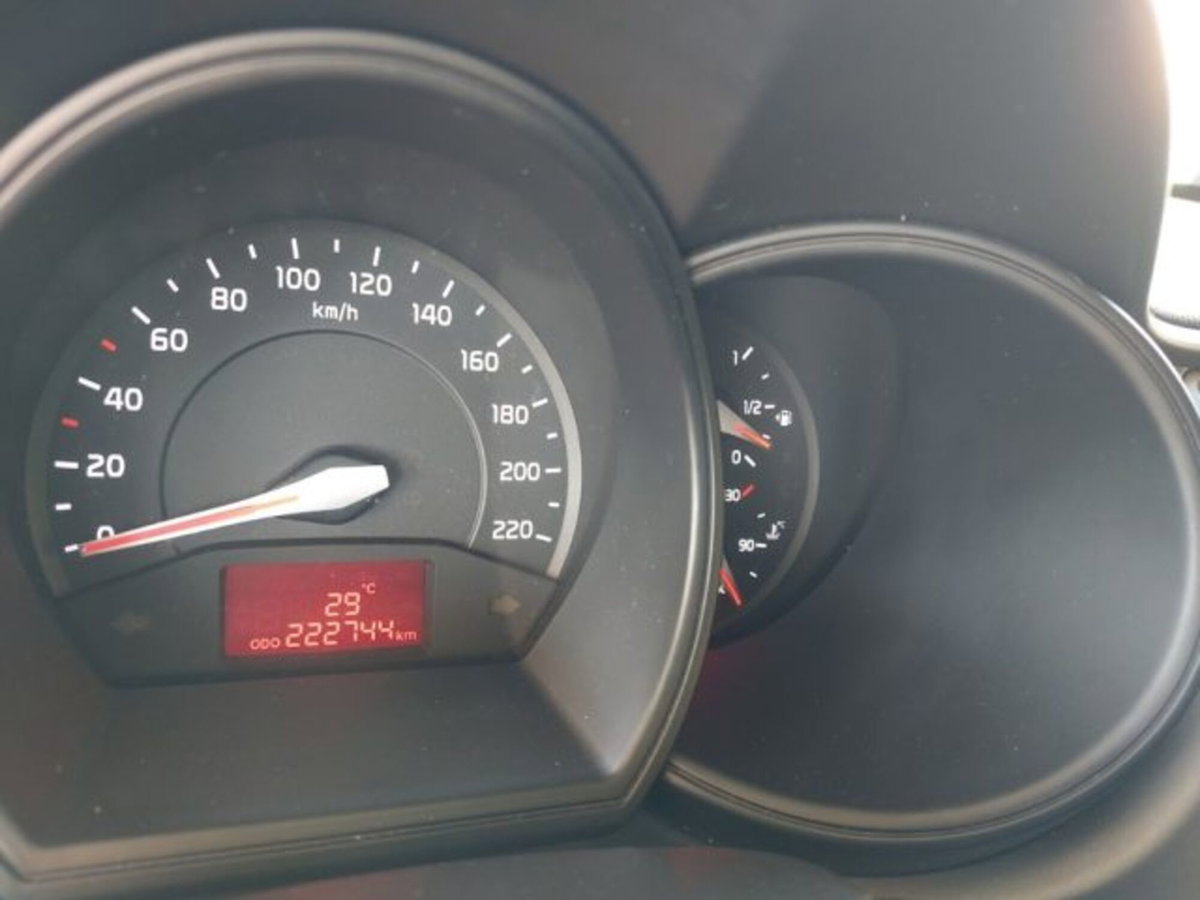 Kia Rio 1.4 CRDi 5p. Cool (9)