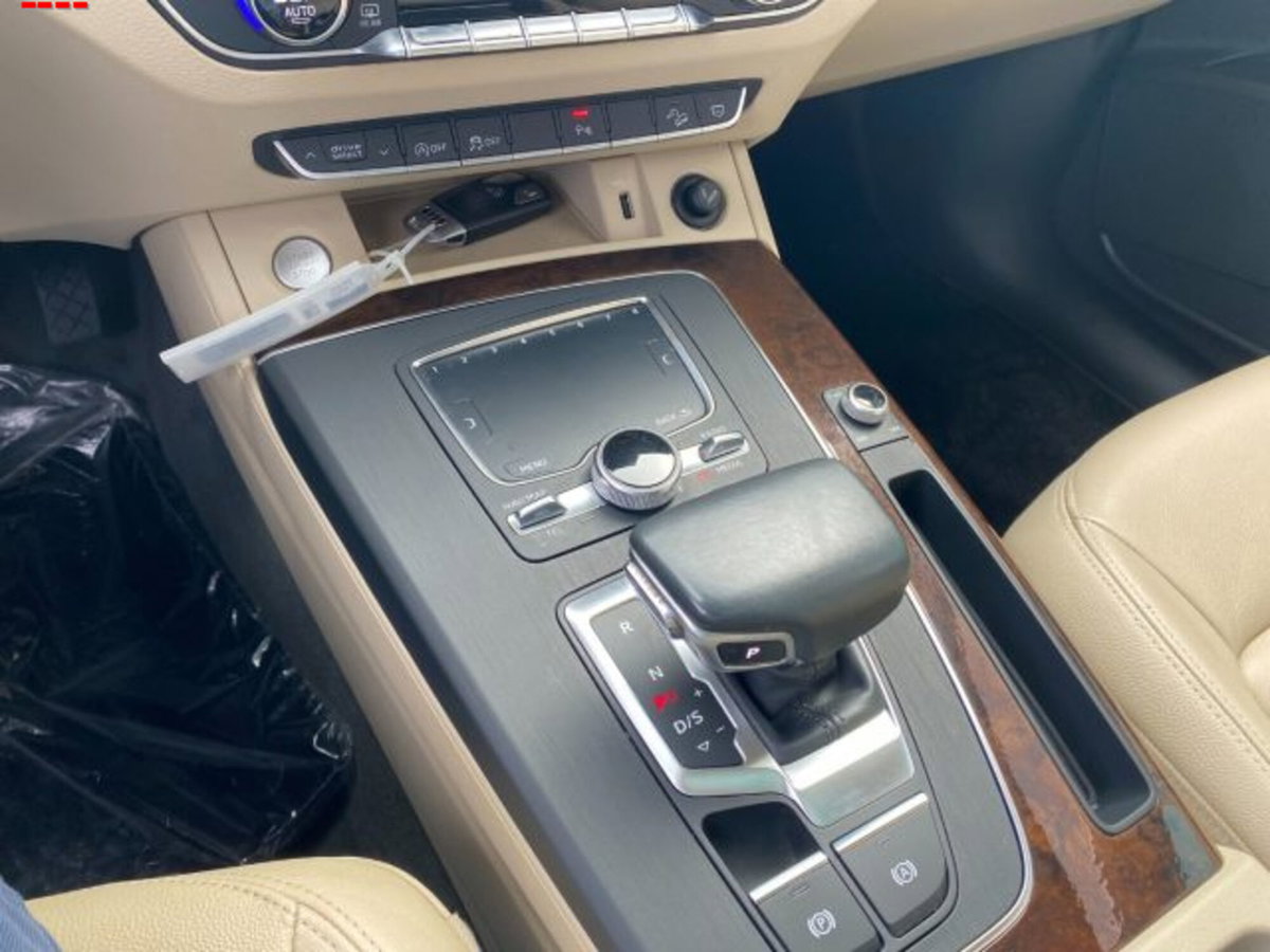 Audi Q5 45 TDI quattro tiptronic Design (12)