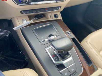 Audi Q5 45 TDI quattro tiptronic Design (12)