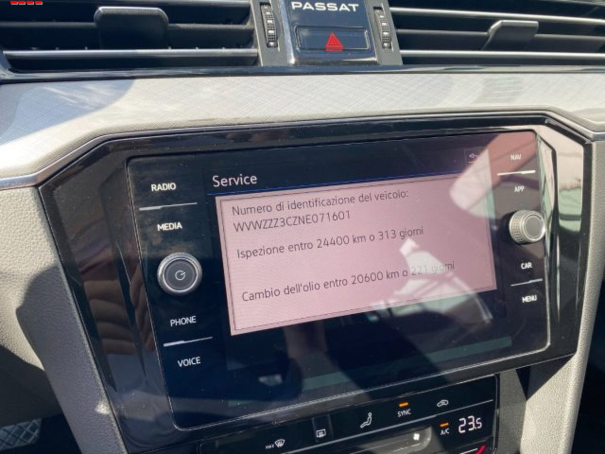 Volkswagen Passat Variant 2.0 TDI SCR EVO DSG Business (8)
