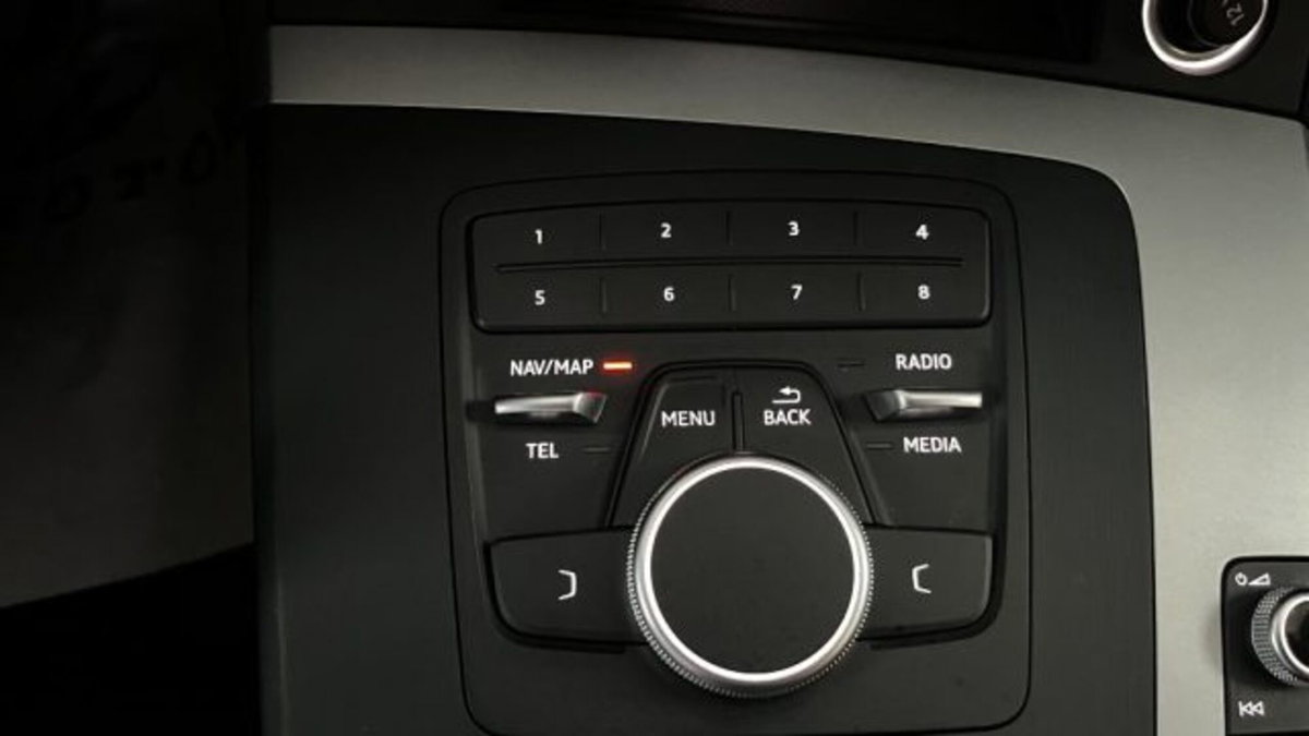 Audi Q5 35 TDI quattro S tronic Business Sport (12)