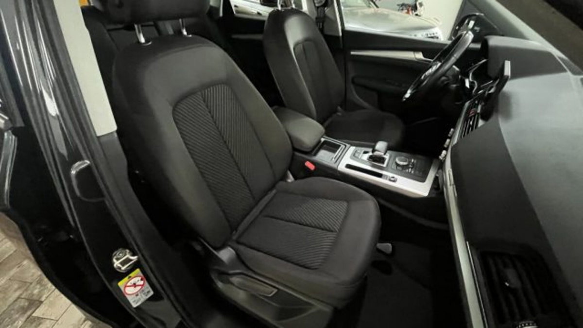 Audi Q5 35 TDI quattro S tronic Business Sport (6)