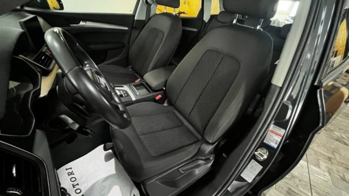 Audi Q5 35 TDI quattro S tronic Business Sport (8)