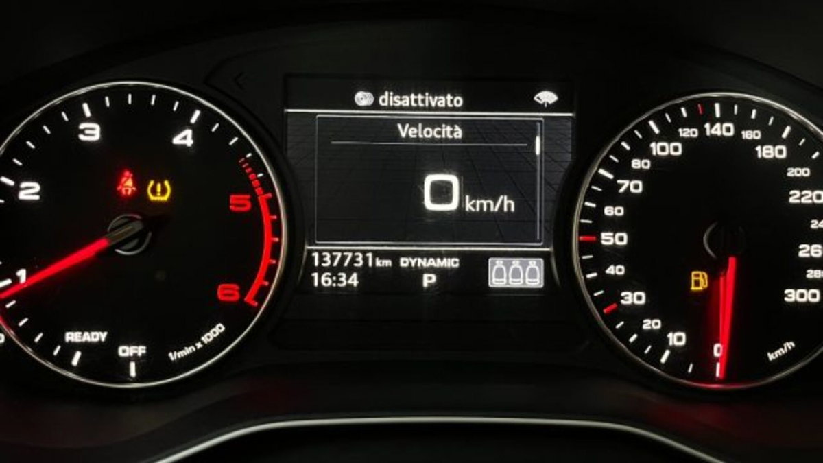 Audi Q5 35 TDI quattro S tronic Business Sport (9)