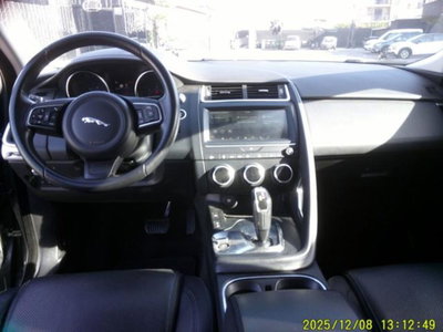 Jaguar E-Pace 2.0D 150 CV R-Dynamic S (12)