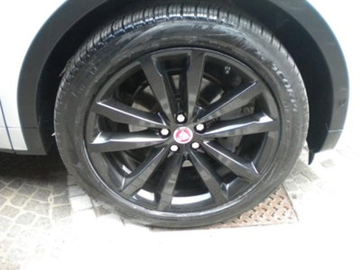 Jaguar E-Pace 2.0D 180 CV AWD aut. R-Dynamic HSE (7)