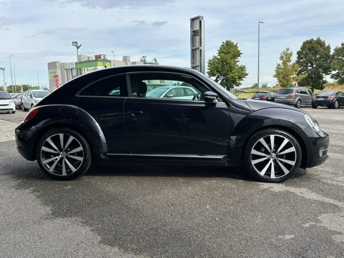 Volkswagen Maggiolino 2.0 TDI Sport (7)