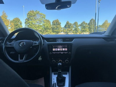 Skoda Octavia Station Wagon 2.0 TDI EVO SCR 150 CV DSG 4x4 Wagon Style (10)
