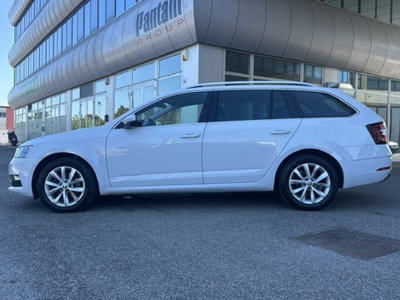 Skoda Octavia Station Wagon 2.0 TDI EVO SCR 150 CV DSG 4x4 Wagon Style (8)