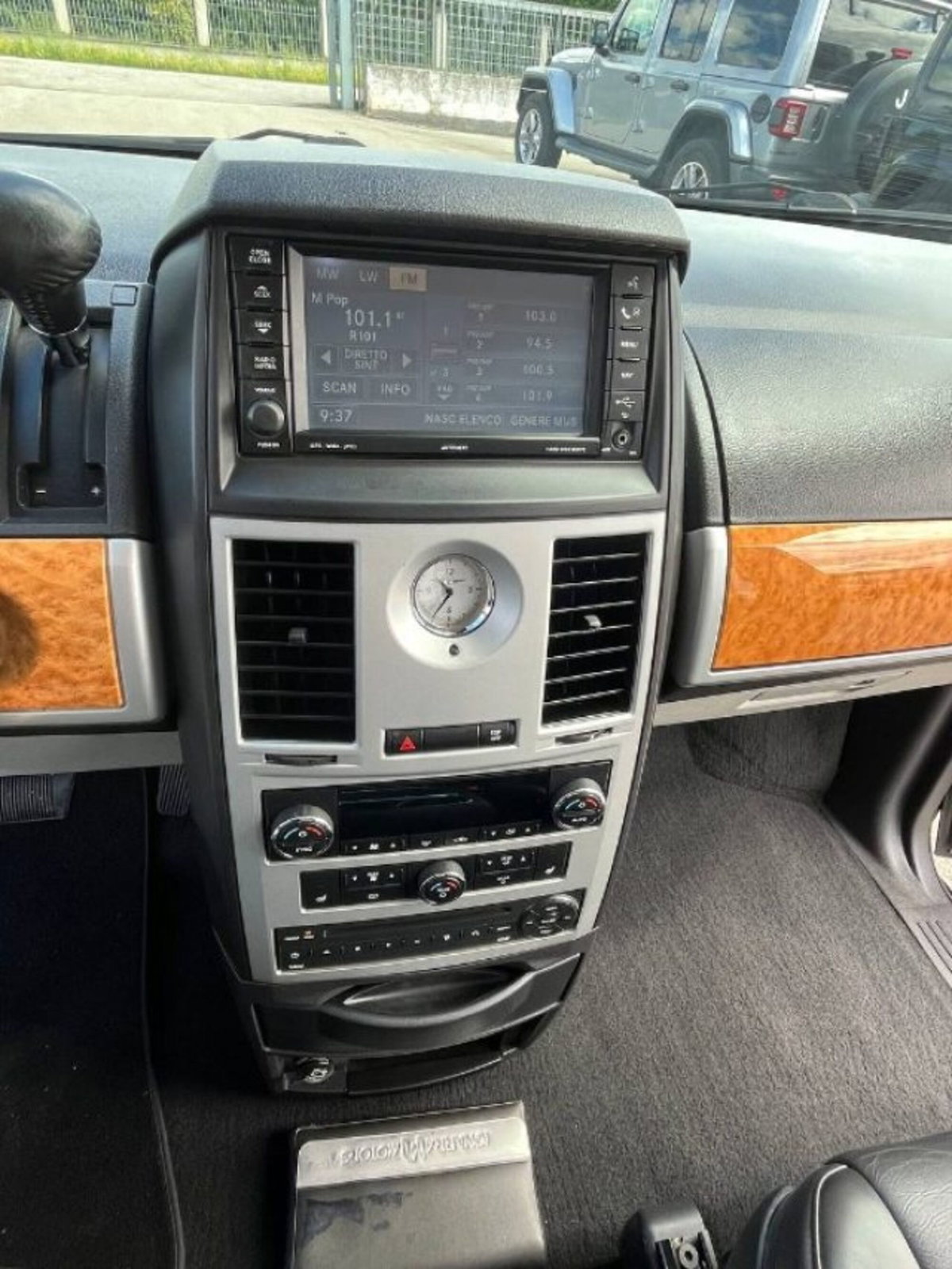 Chrysler Grand Voyager Grand Voyager 2.8 CRD DPF Limited (16)