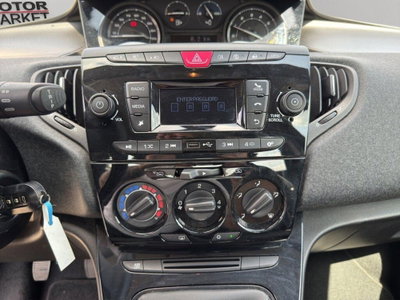 Lancia Ypsilon 1.0 FireFly 5 porte S&S Hybrid Silver Plus (12)