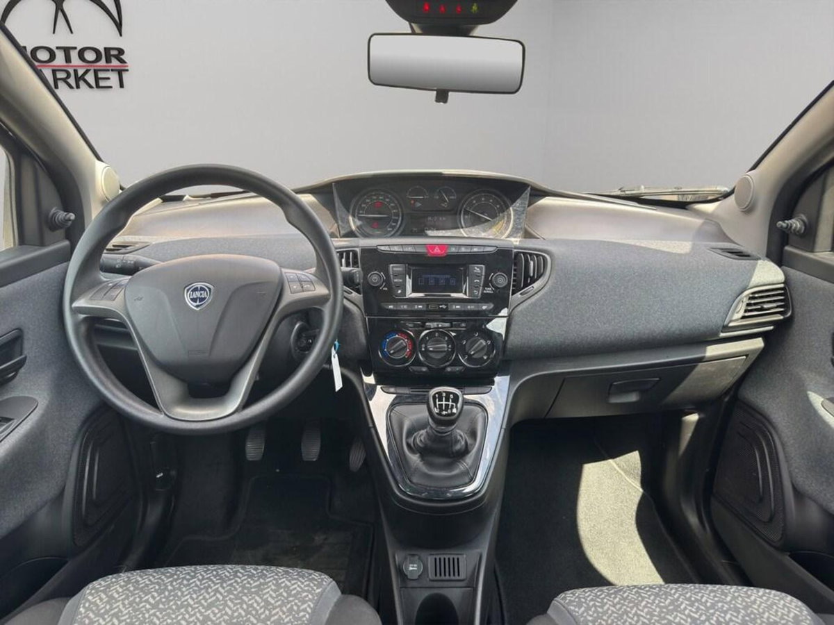Lancia Ypsilon 1.0 FireFly 5 porte S&S Hybrid Silver Plus (13)