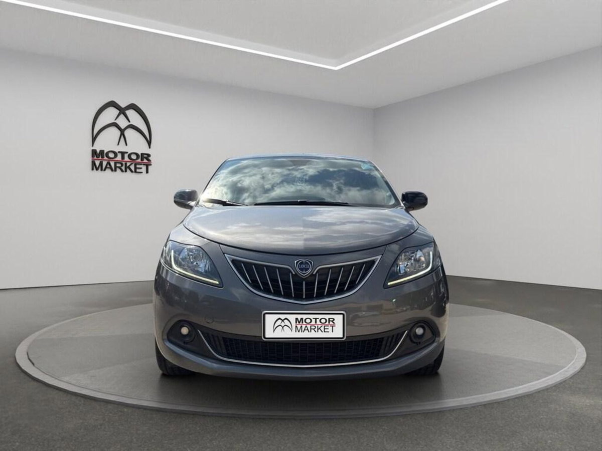 Lancia Ypsilon 1.0 FireFly 5 porte S&S Hybrid Gold Plus (2)