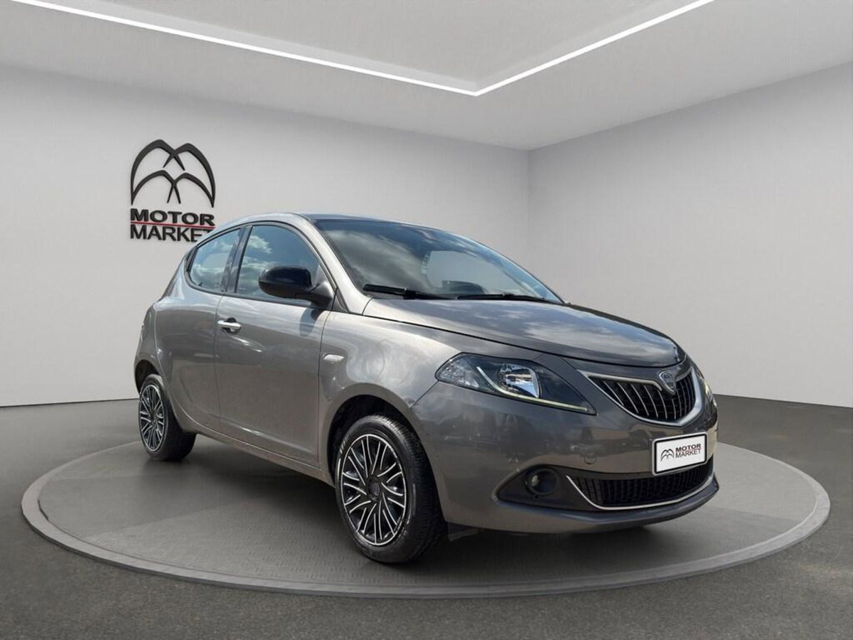 Lancia Ypsilon 1.0 FireFly 5 porte S&S Hybrid Gold Plus (3)