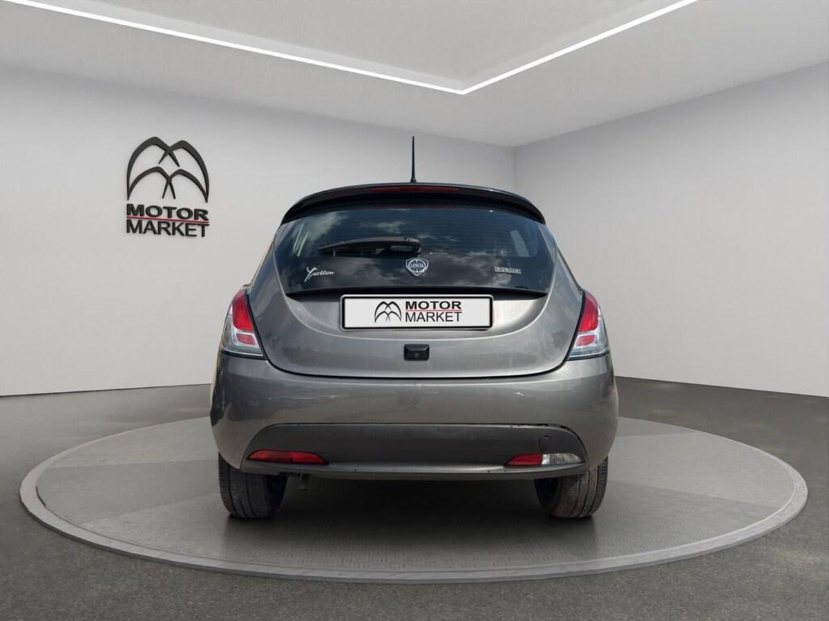 Lancia Ypsilon 1.0 FireFly 5 porte S&S Hybrid Gold Plus (6)