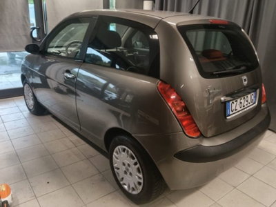Lancia Ypsilon 1.2 New Oro (2)
