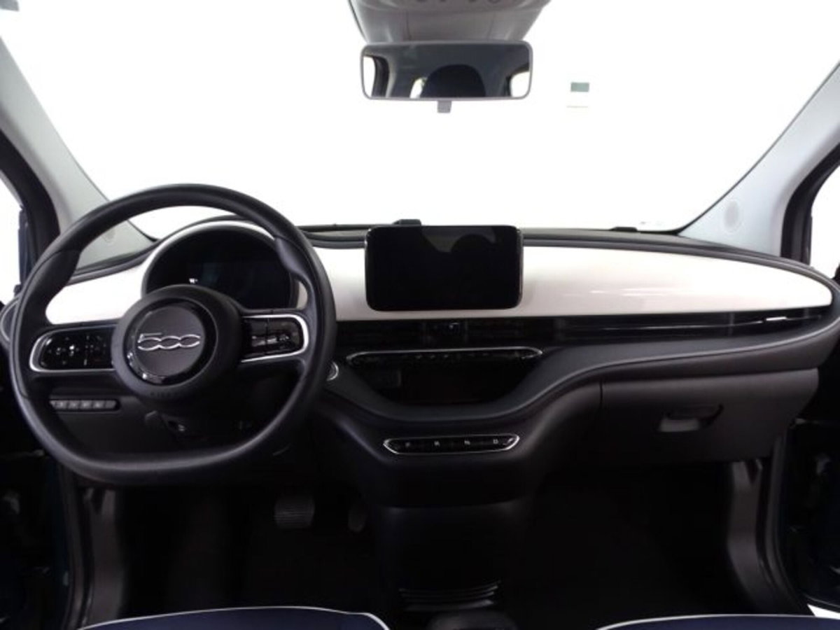Fiat 500e Action Berlina 23,65 kWh (15)