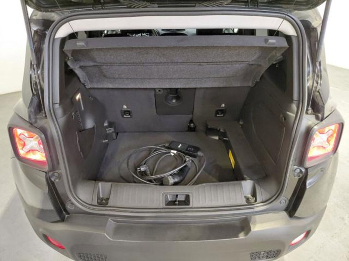 Jeep Renegade 1.3 T4 190CV PHEV 4xe AT6 Limited (11)