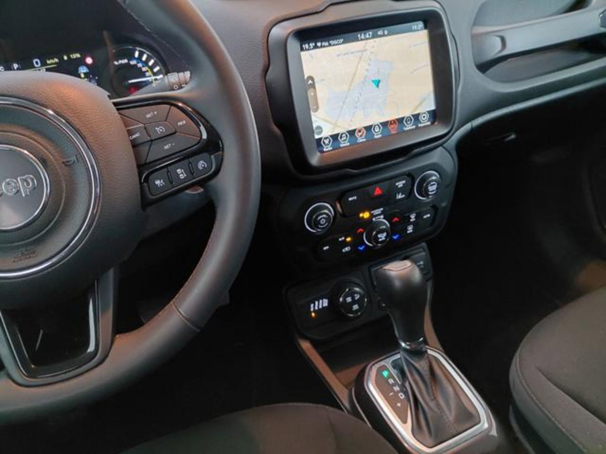 Jeep Renegade 1.3 T4 190CV PHEV 4xe AT6 Limited (7)