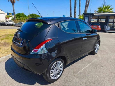 Lancia Ypsilon 1.2 69 CV 5 porte GPL Ecochic Silver (4)