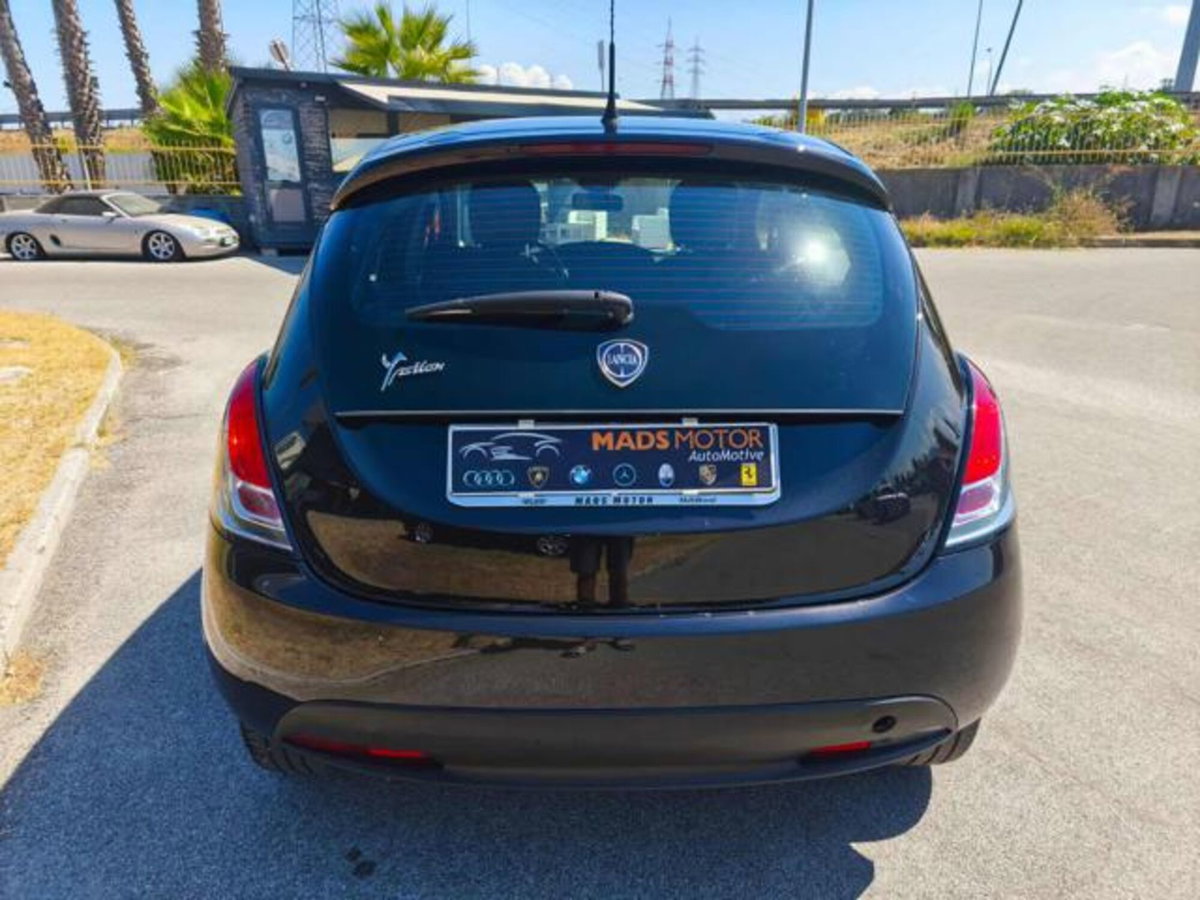 Lancia Ypsilon 1.2 69 CV 5 porte GPL Ecochic Silver (5)